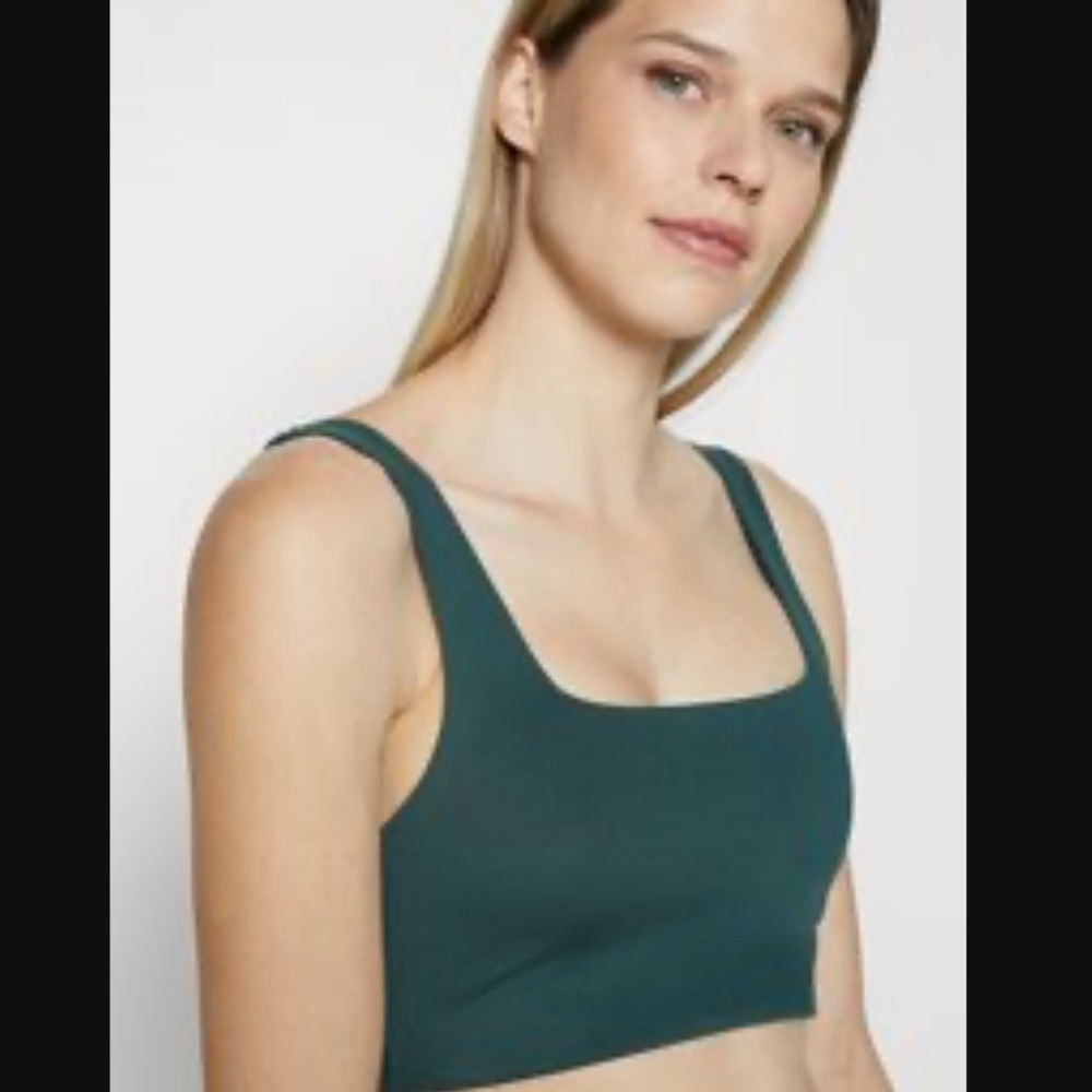 Girlfriend Collective Tommy Cropped Bra Moss (Dark Green) Color - Size M